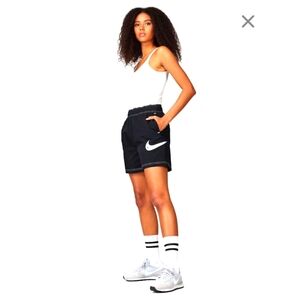 Nike Sportswear SwooshWomen's Woven High-Waisted Shorts Sz L DM6752-010